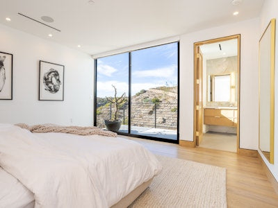 
                      
                        Sky River Ranch, Malibu
                      
                    