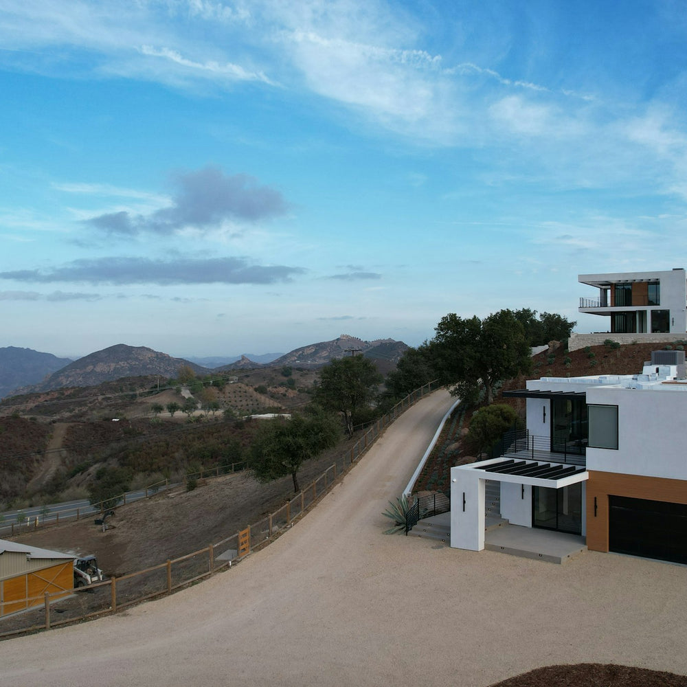 
                      
                        Sky River Ranch, Malibu
                      
                    
