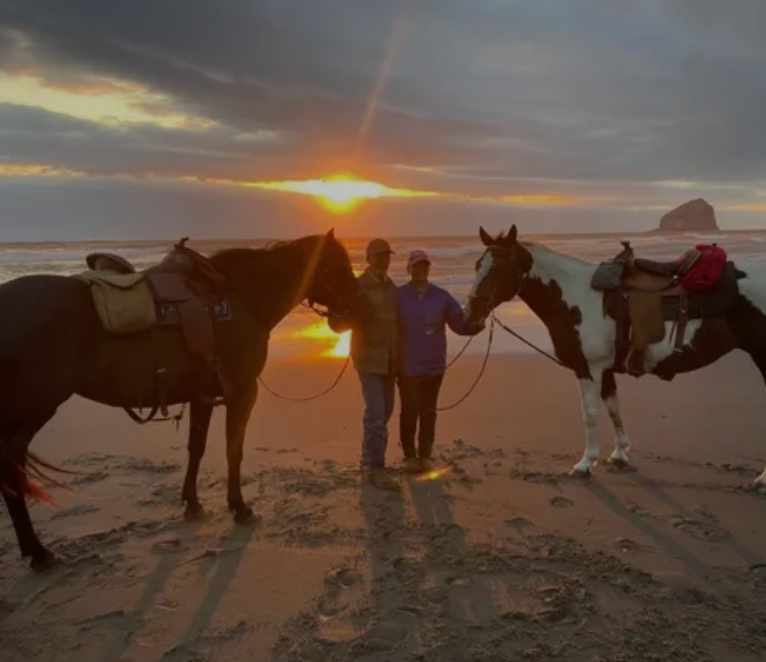 
                      
                        Crazy Horse Hotel: Oregon Coast
                      
                    