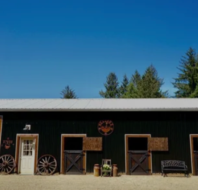 
                      
                        Crazy Horse Hotel: Oregon Coast
                      
                    